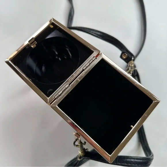 Vintage Barbie Lipstick Purse - Picture 7 of 8